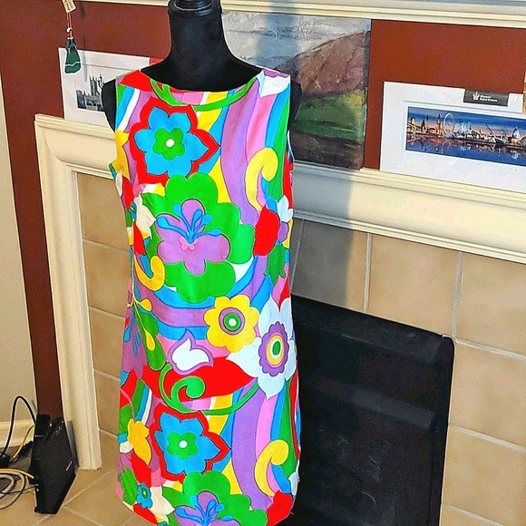 Retro dress(like new)host pick) - Picture 2 of 8